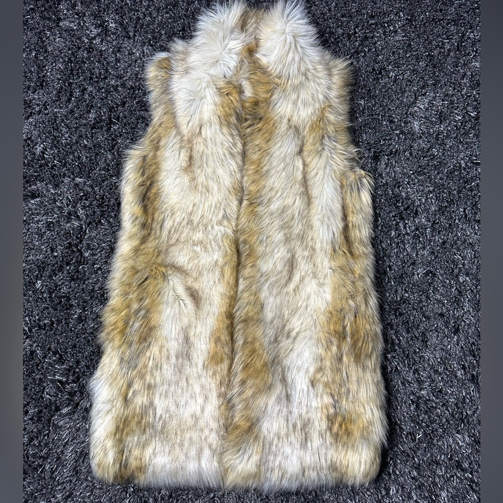 Donna Salyers Fabulous Furs 100% Faux Fur